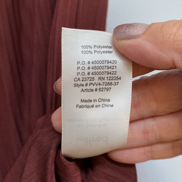 ❗️SOLD❗️Aritzia Wilfred Dark Brown/Burgundy Pleated Celesse Midi Skirt Size M - Picture 10 of 10